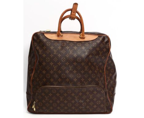 Vintage travel bag "Evasion", Louis Vuitton. Monogram Canvas, braune Beschläge aus Rindsleder mit Blindprägung "LOUIS VUITTON