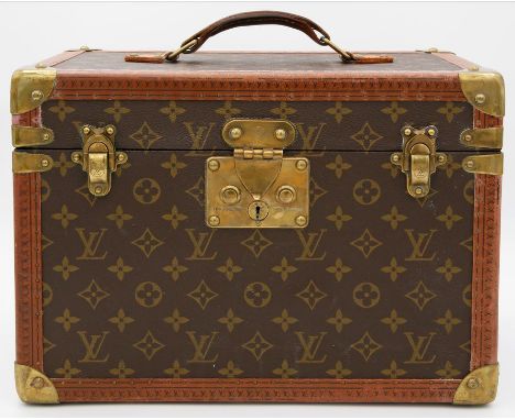 Vintage-Reisekoffer, Louis Vuitton. Monogram Canvas, hellbraune Beschläge mit Blindprägung "L.VUITTON", messingfarbene Hardwa