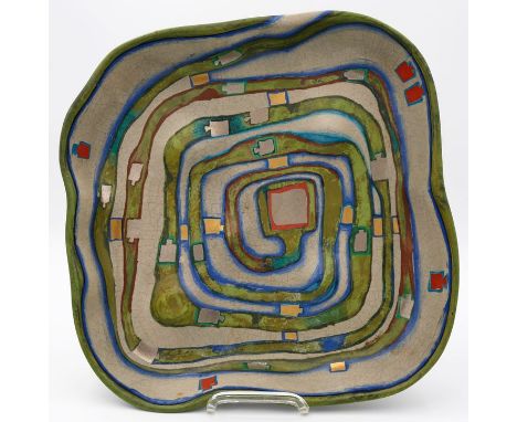 Hundertwasser, Friedensreich (1928 Wien - vor Neuseeland 2000) "Spiralental". Keramikschale, farbig glasiert und teils versil