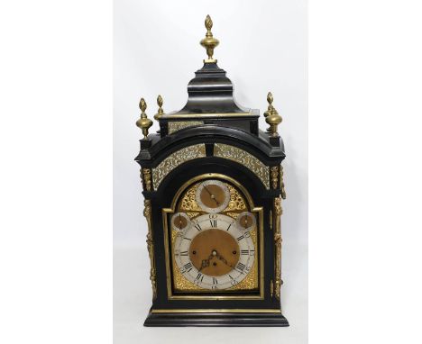 Große, imposante Stockuhr mit 12 Glocken "12 Bell Bracket Clock", George III. Schwarz lackiertes Holzgehäuse mit vergoldeten 