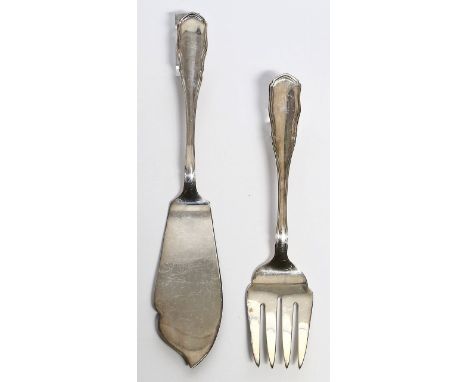Zweiteiliges Fischvorlegebesteck, Bruckmann. 800/000 Silber, 246 g. Modell "Chippendale". L. Gebrauchsspuren. Mz. Bruckmann, 