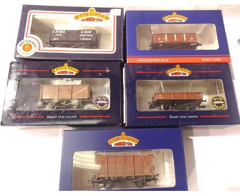 Five Bachmann OO scale wagons, excellent condition, boxed. P&amp;P Group 1 (£14+VAT for the first lot and £1+VAT for subseque