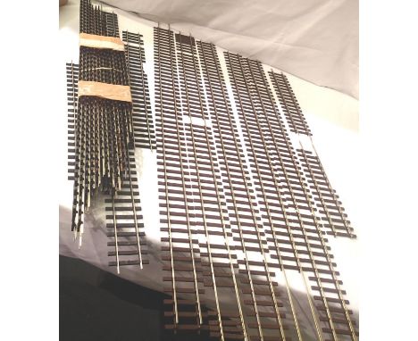 Five yard lengths and three offcuts of Marcway track and sixteen assorted lengths of Peco O gauge track. P&P Group 2 (£18+VAT