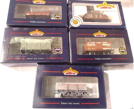 Five Bachmann OO scale wagons, mostly very good - excellent condition, boxed. P&amp;P Group 1 (£14+VAT for the first lot and 