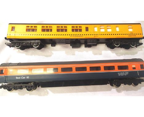 Hornby test car 10 and re-railing equipment coach, both excellent condition, unboxed. P&amp;P Group 1 (£14+VAT for the first 