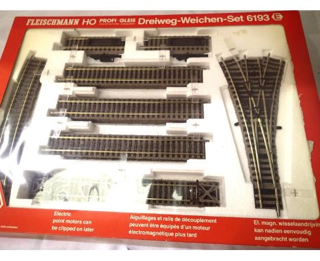 Fleischmann HO profi track set 6193 in near mint condition, boxed (storage wear to box). P&amp;P Group 1 (£14+VAT for the fir