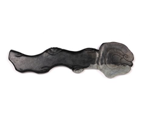 Jade ruyi sceptre Chinese carved to resemble a stem of a lingzhi, 29.5cm across