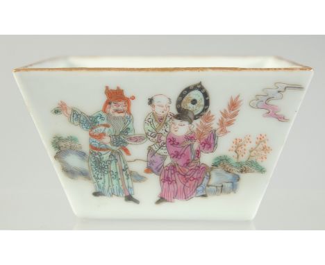 A CHINESE FAMILLE ROSE PORCELAIN SQUARE FORM BOWL, with enamel painted figures and red character mark to base, 14.5cm at wide