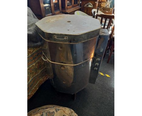 A POTTERS KILN BY HARRISON &amp; MAYER LTD, MODEL NO. 1827/11413, 240 VOLTS, 30 AMPS, MAX FIRING TEMPERATURE 1300 DEGREES CEN