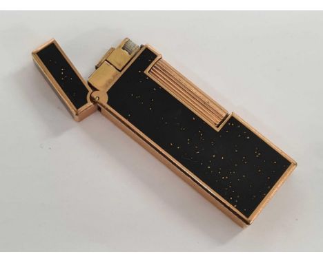 DUNHILL LIGHTER (GILT)