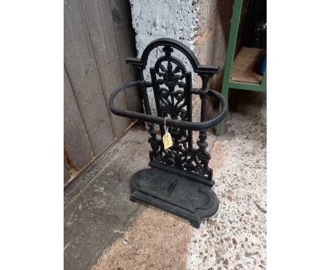 MODERN CAST IRON STICK UMBRELLA STAND APPROX 20'' TALL