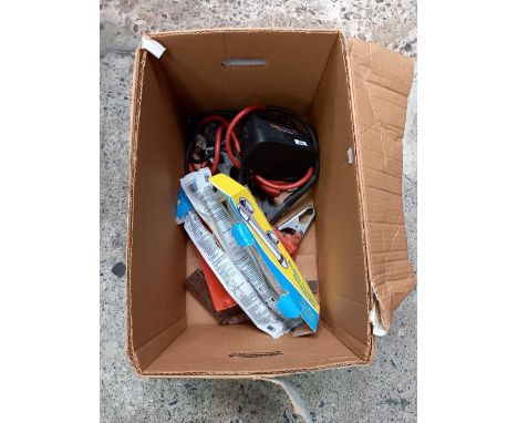 BOX WITH JUMP WIRES, THERMOSTATIC MIXER &amp; VARIOUS TOOLS