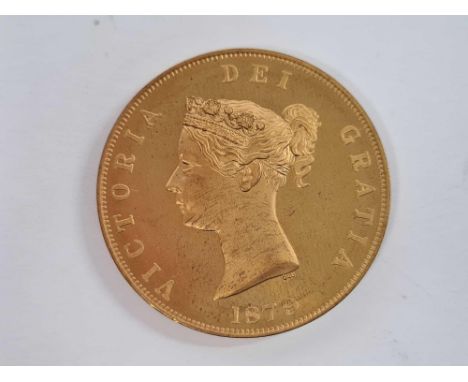 A VICTORIAN MODEL CROWN SIZED COIN WITH ST GEORGE &amp; DRAGON ON REVERSE