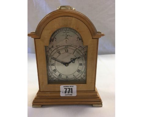 SMALL WOODEN CARVED MANTEL CLOCK