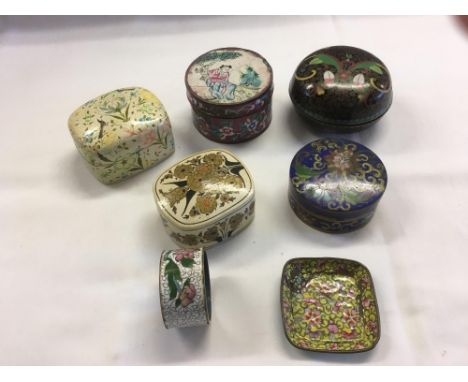 2 X LACQUER BOXES, 3 X CLOISONNE BOXES &amp; A NAPKIN RING &amp; DISH