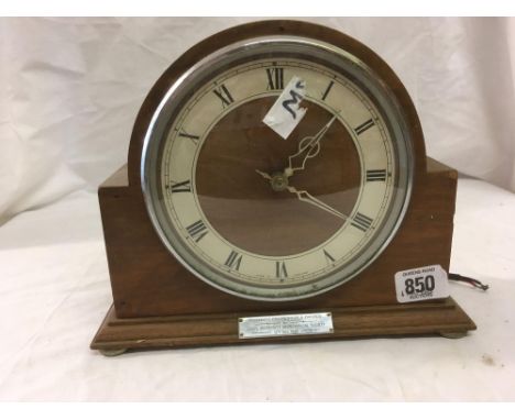 PRESENTATION ELECTRIC WOODEN MANTEL CLOCK