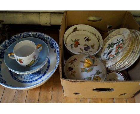 An assorted lot of ceramics to include Royal Worcester 'The John James Audubon Birds of America' collector plates, blue and w