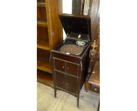 An early 20th Century Apollo gramophone.