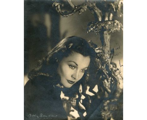 LEIGH VIVIEN: (1913-1967) English actress, Academy Award winner. A good vintage signed 10 x 12 photograph of the actress in a