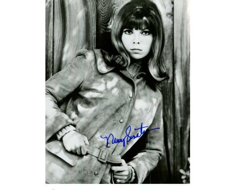 SINATRA NANCY: (1940- ) American singer, songwriter and actress, daughter of Frank Sinatra. Signed 7 x 9.5 photograph of Sina