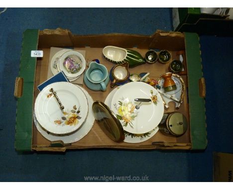 A quantity of china including Crown Devon cake plate, Weatherby Falconware cake plate, Govancroft jug, Royal Worcester pin di