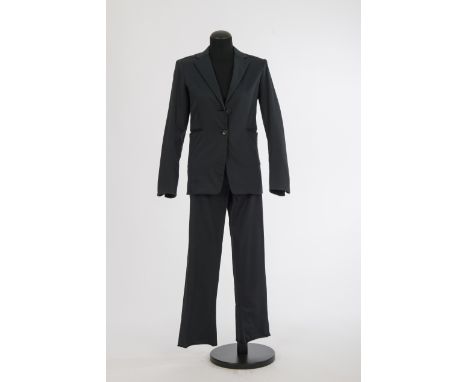 HosenanzugJil Sander, Hamburg Baumwolle mit Elasthan, dunkelblau, einreihig geknöpft. Gr. 38.