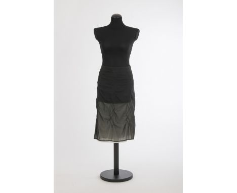 Drei RöckeJil Sander, Hamburg Seide bzw. Mischgewebe, jeweils transparenter Oberstoff, blau, grau bzw. schwarz. Gr. 38 bzw. 3