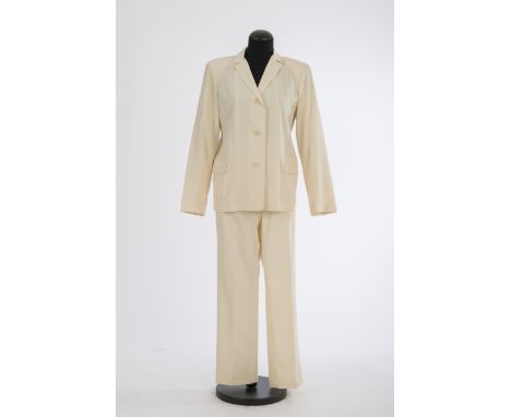 HosenanzugJil Sander, Hamburg Schurwolle, cremefarben, einreihig geknöpft, Seidenfutter. Gr. 38.