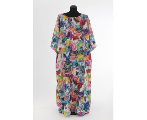 AbendkleidRaf Simons für Jil Sander, Hamburg Kollektion Frühjahr/Sommer 2011 Seidentaft mit Seidenfutter und Blumenprint, 3/4