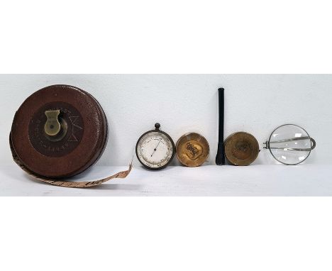 Pocket barometer, a tape measure, etc (1 box) 