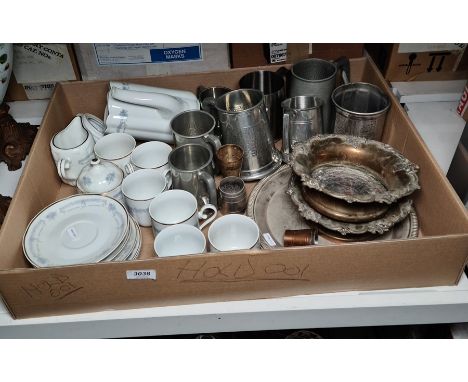 Part tea service, EPNS wine coasters, pewter mugs, etc.