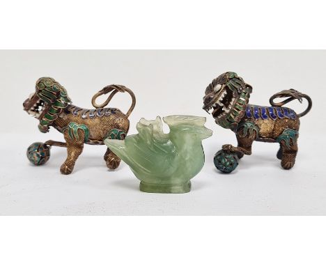 Pair Chinese cloisonne enamel and gilt metal articulated models of Temple Dogs, 8cm wide and a Chinese carved green hardstone