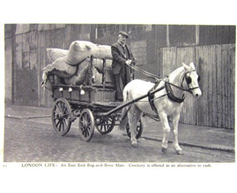 POSTCARDS - TOPOGRAPHICAL Approximately 930 cards, including real photographic views of The Edgar Tower, Worcester; Broadway 