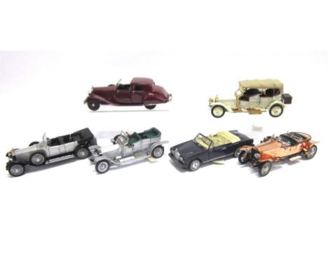FIVE FRANKLIN MINT 1/24 SCALE ROLLS-ROYCE MODEL CARS including a 1911 Tourer, 1921 Silver Ghost, and 1925 Silver Ghost; toget