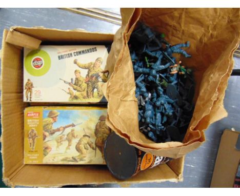 FOURTEEN BOXES OF AIRFIX 1/32 SCALE PLASTIC TOY SOLDIERS including British Infantry Support Group, British Paratroops, Britis