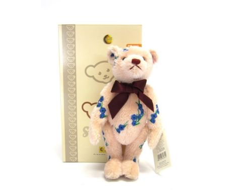 A STEIFF COLLECTOR'S TEDDY BEAR 'SUMMER 2008' limited edition no.1219, 26.5cm high, boxed.
