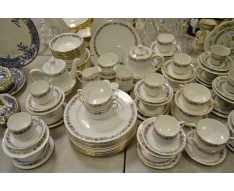 A Royal Albert Belinda pattern dinner and tea service
