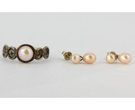 A 925 silver ring and rosaline pearl ring, (Q.5), together with a matching pair of drop earrings.