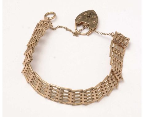 A 9ct gold gate-link bracelet with heart-shaped padlock clasp, 14.8g gross.