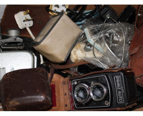 A quantity of camera items to include a Zeiss Ikon and a Prinz Auto amongst others. Condition - viewing advisedÉ