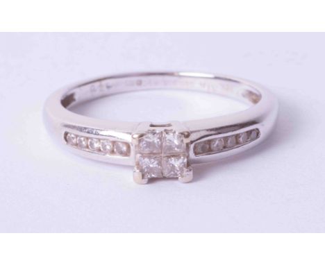 An 18ct diamond set ring, approx. 25 points, size P.