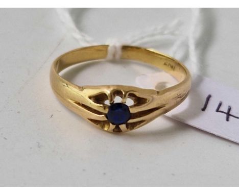 A sapphire set ring, 18ct, size R, 3.2 g