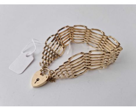 A 7 bar gate bracelet with padlock clasp 11.5g