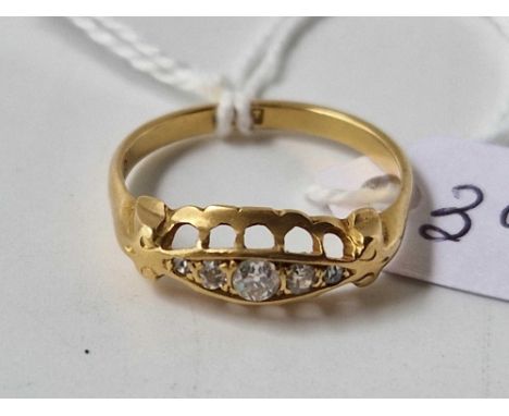 Five stone diamond ring, 18ct, size O, 2.8 g