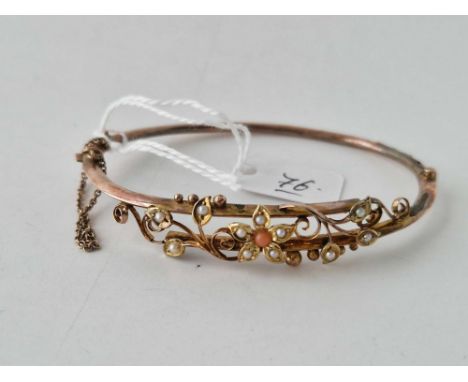 A pearl and coral Victorian bangle 6.4g