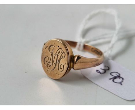 A locket fronted ring, 9ct, size R, 2.9 g