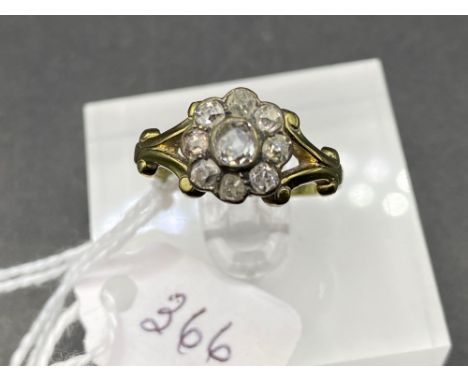 A ANTIQUE DIAMOND DAISY HEAD RING 18CT GOLD SIZE M 4 g