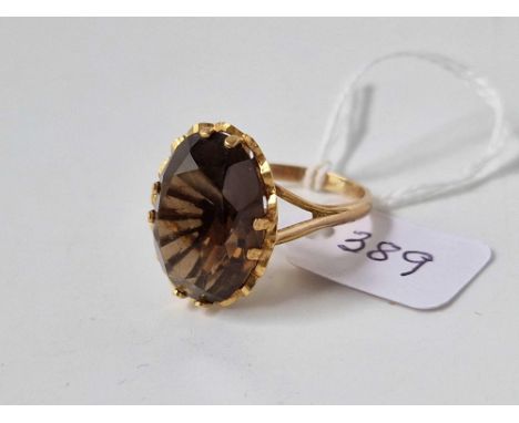 A smokey quartz dress ring, 9ct, size S, 5.5 g