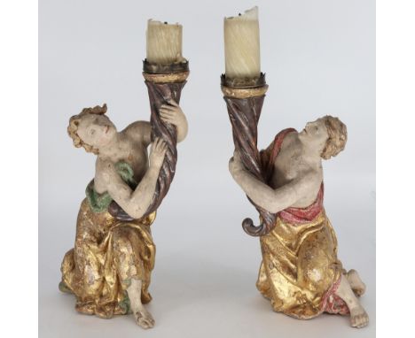 Paar barocke Leuchterengel, um 1720, Holz, neuere Fassung, Altersspuren, 48 x 26 x 23 cm / Pair of baroque candlestick angels