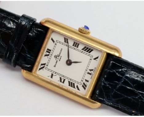 Baume et Mercier, Damenarmbanduhr, rechteckig, mit römischen Zahlen, Uhr läuft an (Werk nicht geprüft), Altersspuren, Saphir 